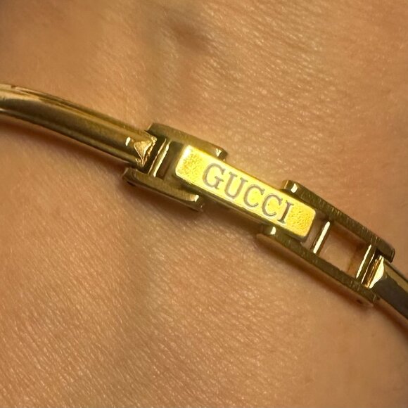In Original Box Gucci 1980’s Interchangeable Bezel Gold Bracelet Watch - Picture 11 of 13